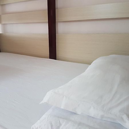 Happy Hostel Vn (Adults Only) Hô Chi Minh-Ville Extérieur photo