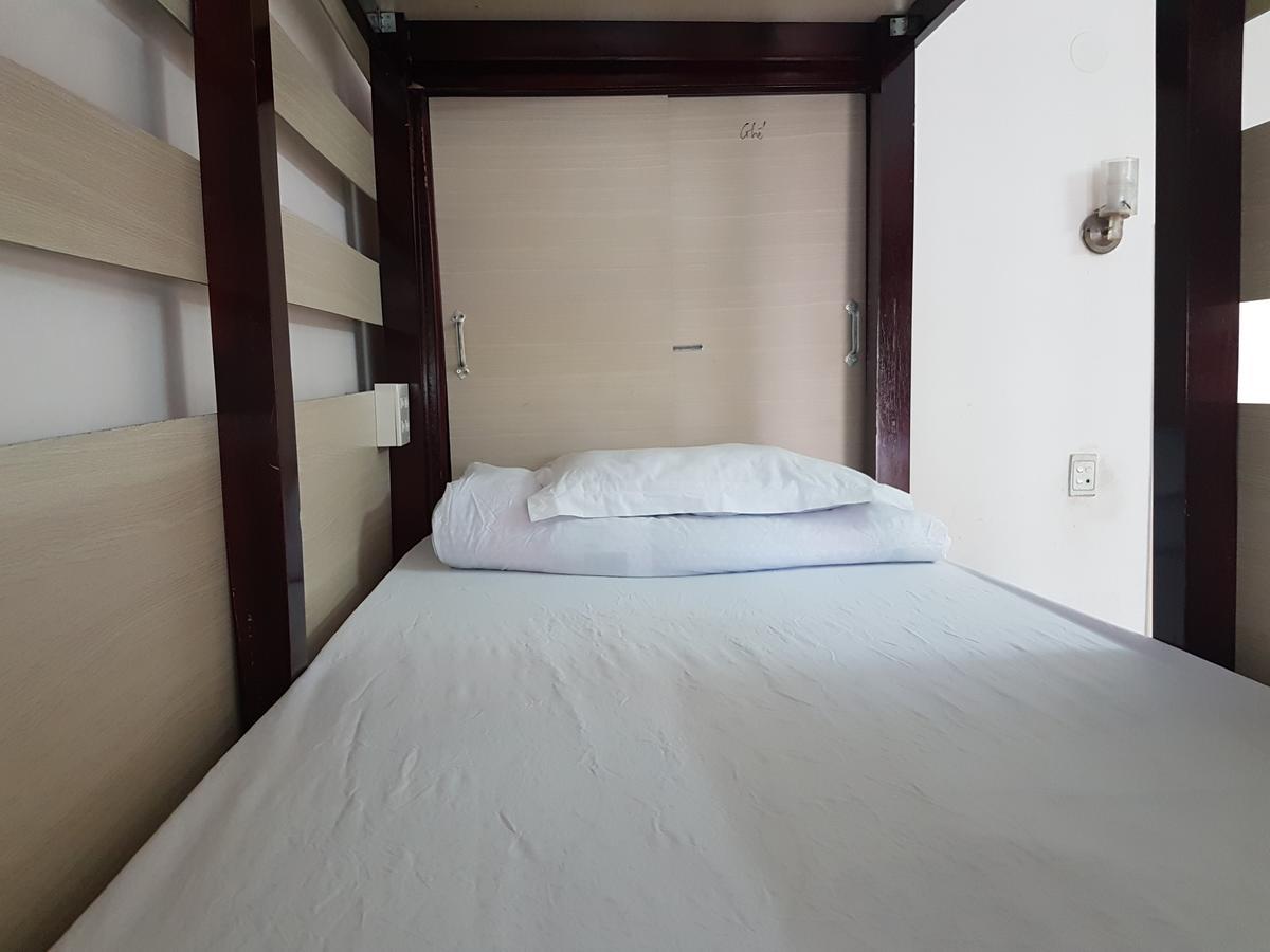 Happy Hostel Vn (Adults Only) Hô Chi Minh-Ville Extérieur photo